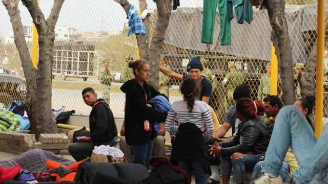 Pide estado a federación apoyo urgente para atender migrantes en Juárez