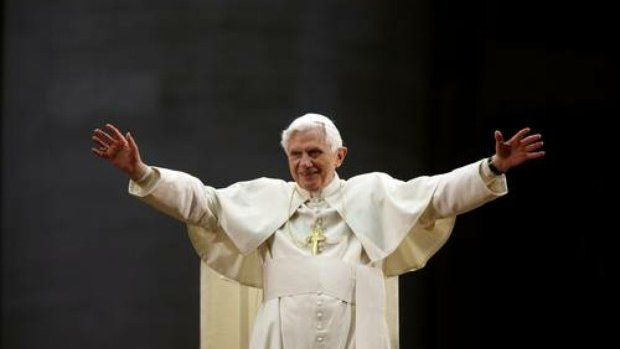 Benedicto XVI destituyó a casi 400 sacerdotes en 2 años por abuso de niños