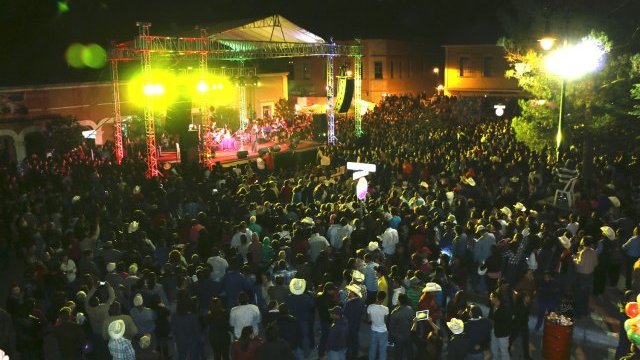 Todo listo para el Festival de la Manzana en Guerrero