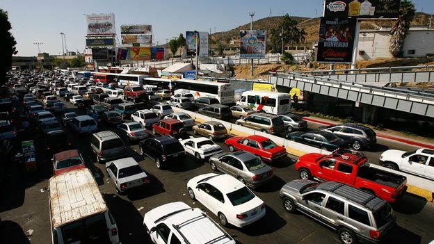 México y EU amplían carriles en paso fronterizo más transitado del mundo