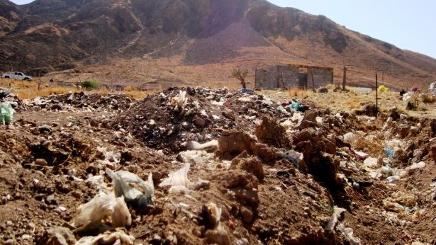 Rebrotan antiguos basureros en el Cerro Grande