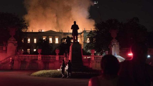 Arde el Museo Nacional de Río de Janeiro