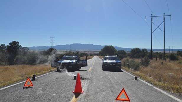 Derrama de cianuro obligó a cerrar carretera a San Juanito
