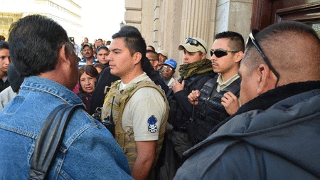 Agrede policía municipal de Chihuahua a antorchistas