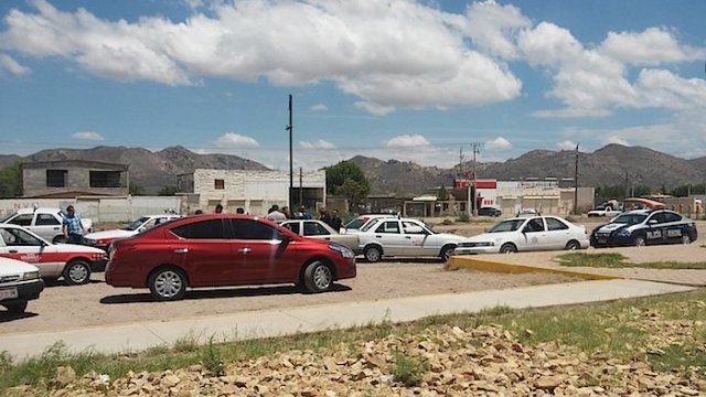Taxistas agreden a otro conductor de Uber en Chihuahua