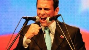 Capriles se aconseja y retira convocatoria a marcha opositora