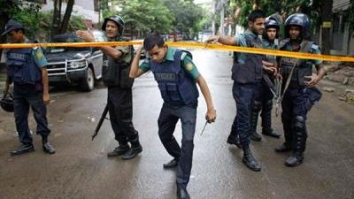 Suman 28 muertos tras toma de rehenes en Bangladesh