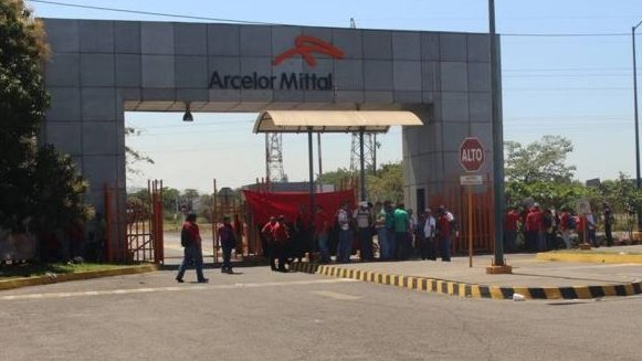 Mineros toman instalaciones de empresa Arcelor Mittal