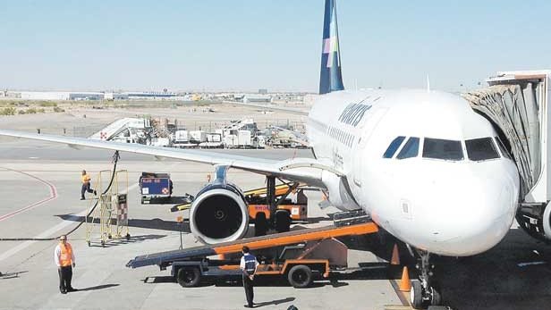 Volaris reinaugura servicio en Juárez con un vuelo a Cancún