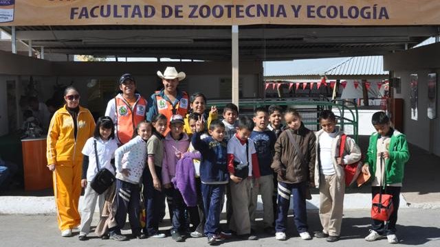 Dirige Zootecnia visitas guiadas para escolares a la Expogan 2012‏