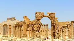 El Estado Islámico hace volar el Arco del Triunfo en Palmira