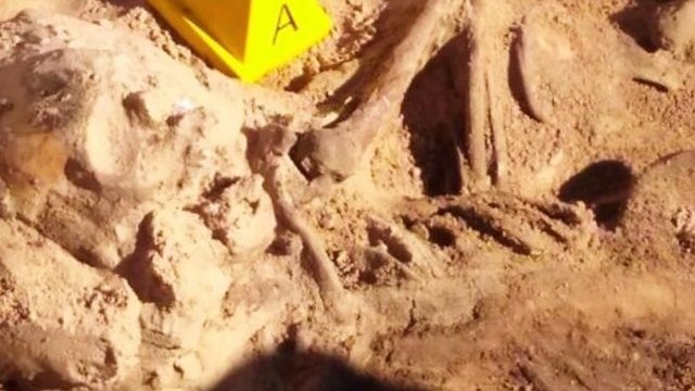 Hallan otras tres osamentas humanas enterradas en el Valle de Juárez
