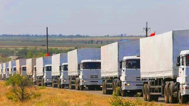 Los primeros camiones con ayuda humanitaria rusa llegan a Lugansk