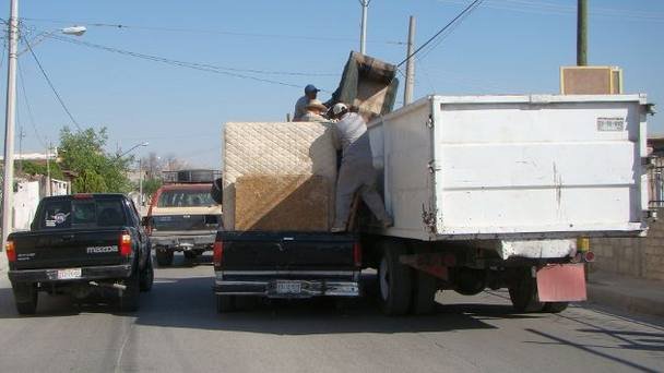 Chihuahuenses botan 12 toneladas de tiliches al mes