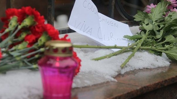 Estudiantes rusos manifiestan pesar por fallecimiento de Fidel Castro