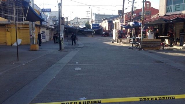 Matan a uno a balazos en pleno centro de Juárez, en un área peatonal