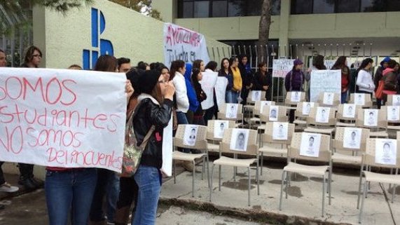 Se unen la UPN y la Normal Superior a estudiantes de Ayotzinapa