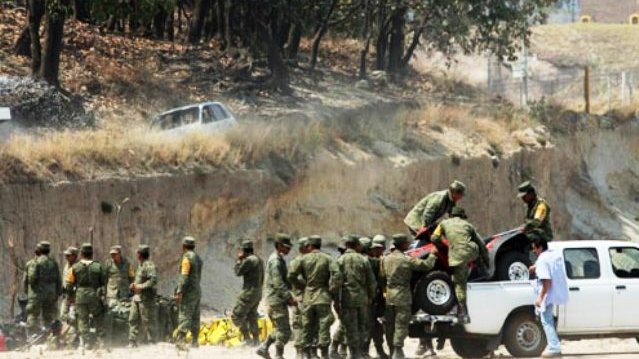 Halla el Ejército 10 cuerpos en Pihuamo, Jalisco