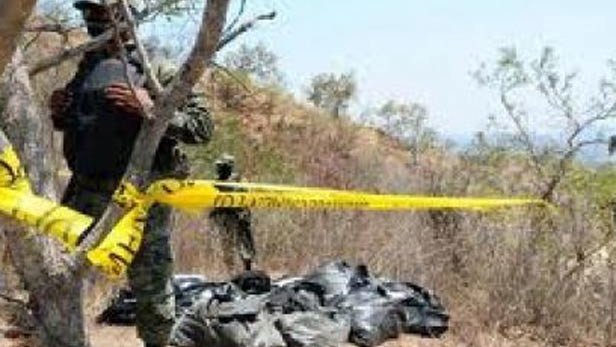 Suman ya 25 cuerpos en fosas clandestinas entre Jalisco y Michoacán