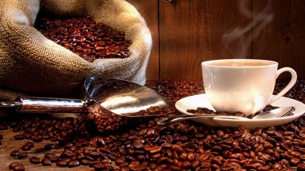 Beber café para ‘quitarse’ el calor puede generar problemas de salud
