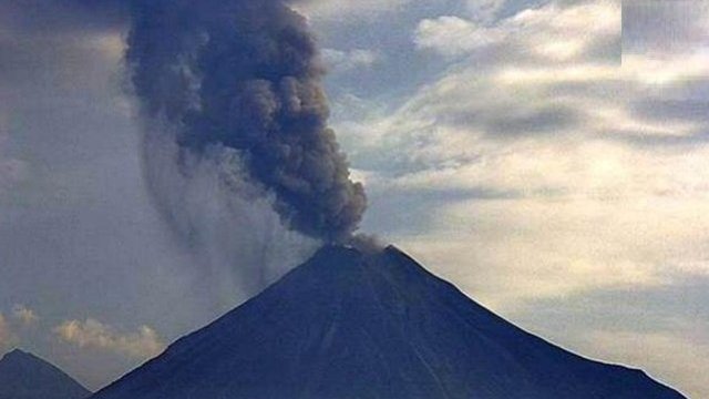 Volcán de Colima registra exhalación de mil 500 metros