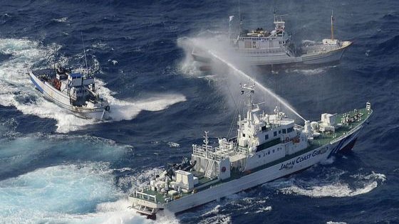 China bota su primer portaaviones en plena escalada de tensión con Japón