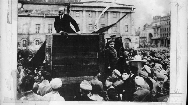 ¿Cómo se convirtió Lenin en el líder de la revolución?