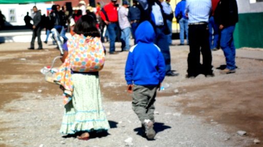 Niños tarahumaras en las calles 