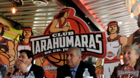 Estrenan Tarahumaras de Juárez uniforme y logotipo
