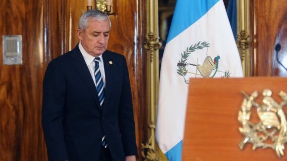 Resuelve Congreso guatemalteco retirar inmunidad a presidente Pérez Molina