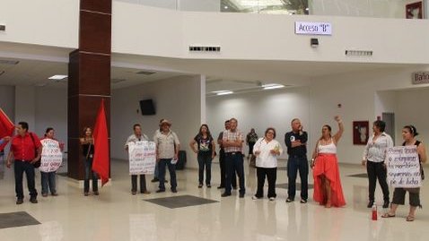 Protestan maestros contra evaluación en Chihuahua