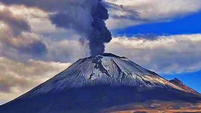 Registran una explosión en el volcán Popocatépetl