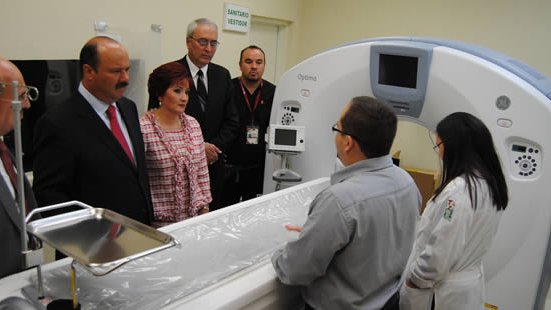Gobernador y Presidenta del DIF visitan el Hospital Infantil 