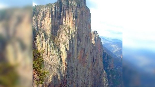 Turistas escalaban la Pared del Gigante cuando la cuerda se rompió y cayeron al vacío