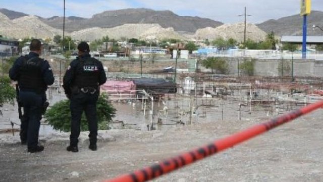 Hallan un muerto por la tromba, en un dique de Ciudad Juárez