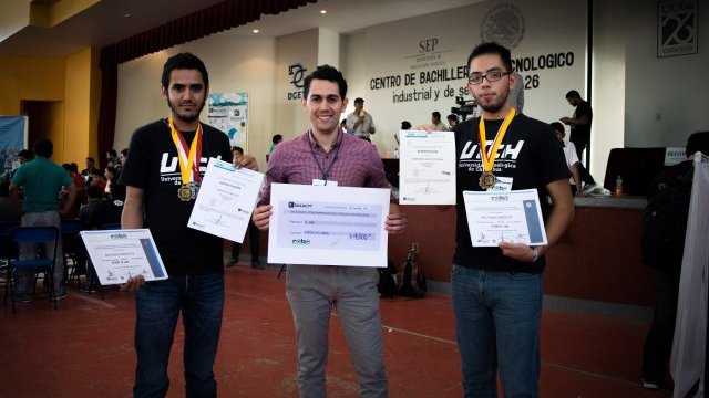 Ganan estudiantes de Chihuahua campeonato nacional de robótica
