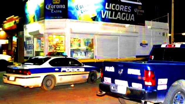 Chihuahua: asaltante con subametralladora Uzi, atacó una licorería