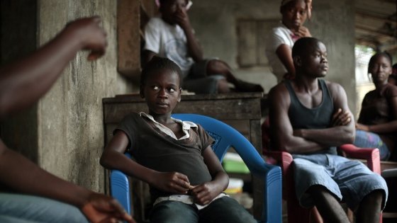 El ébola deja al menos a 3 mil 700 niños huérfanos en África occidental