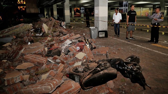 Un fuerte terremoto de 6.9° en Indonesia deja al menos 39 muertos