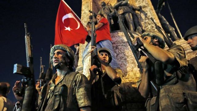 Turquía: intento de golpe de estado deja al menos 60 muertos
