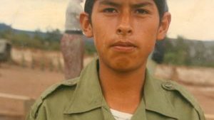 Terrorista, militar, cura y profesor: una biografía resume 30 años de Perú