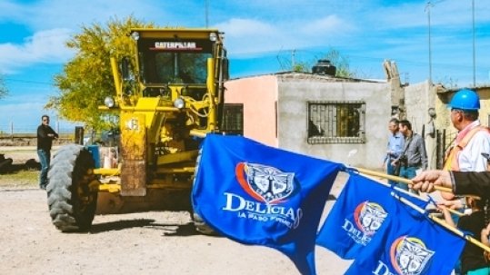 “Baja” Antorcha más de un millón para pavimento en Delicias