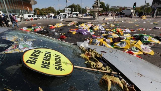 Suman 86 muertos por atentado contra una marcha por la paz en Turquía