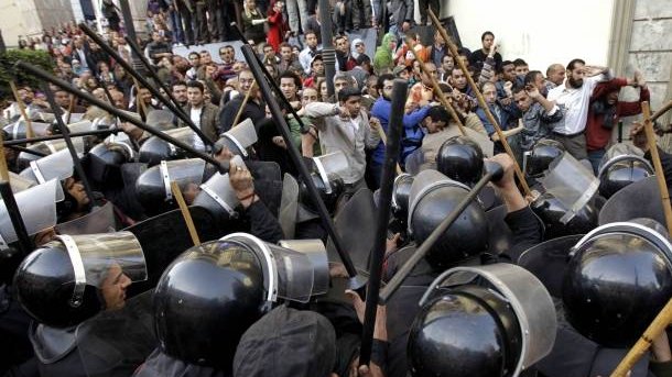 Van más de 100 muertos en Egipto por las protestas