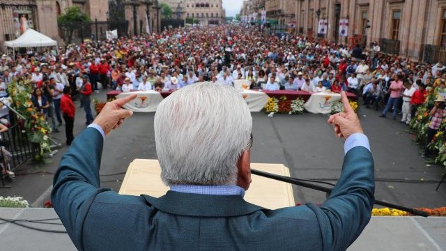 Ante 30 mil michoacanos, Aquiles Córdova llamó a formar una gran fuerza social
