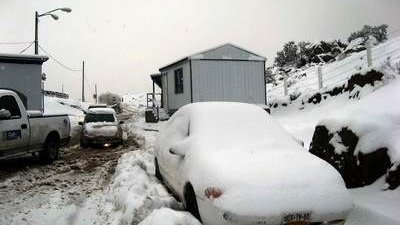 Cayó fuerte nevada en La Rumorosa; cierran carretera