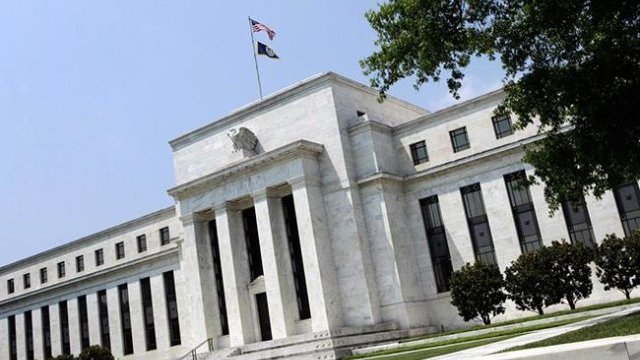 Fed ve 50% de posibilidad de subir tasas