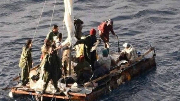 Crucero rescata a 16 balseros cubanos en el Caribe