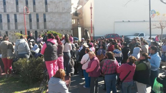 Antorchistas de Juárez marcharon para entregar peticiones al Ayuntamiento
