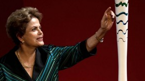 Rousseff presenta antorcha de los Juegos de Río 2016